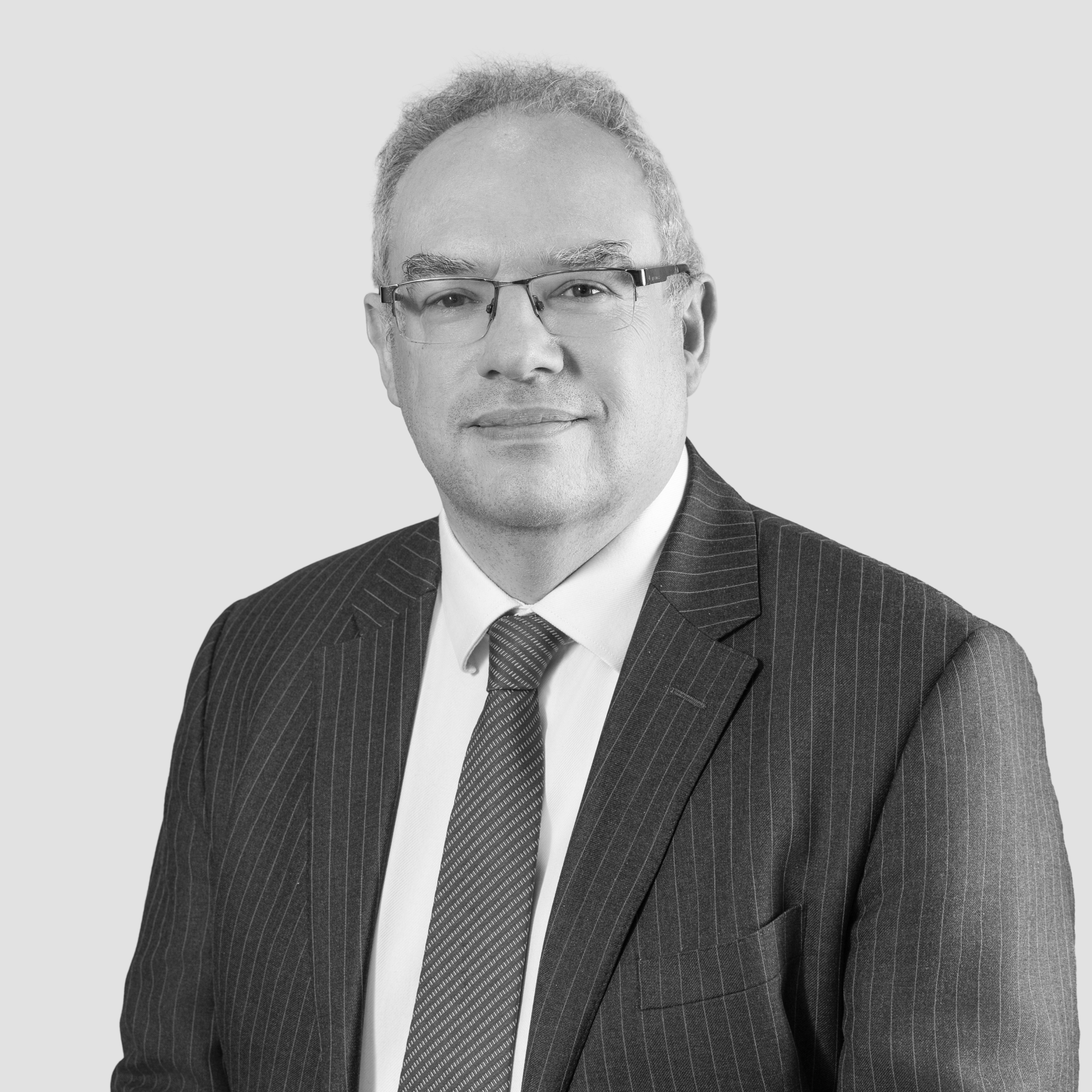 headshot for Simon Painter, Co-Head of Litigation & Dispute Resolution, Partner, Broadfield UK